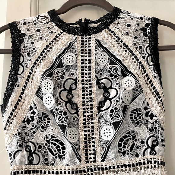 Alexis Keena Lace Overlay Midi Dress in Black and White. Size 0. - Picture 7 of 9